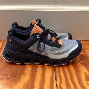 On cloudvista- barely worn - women’s 6.5